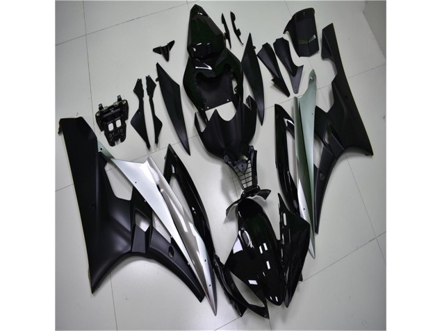 Kit Carénages Complet Yamaha R6 2006-2007 - Argent Noir Kit Carénages Complet Yamaha R6 2006-2007 - Argent Noir